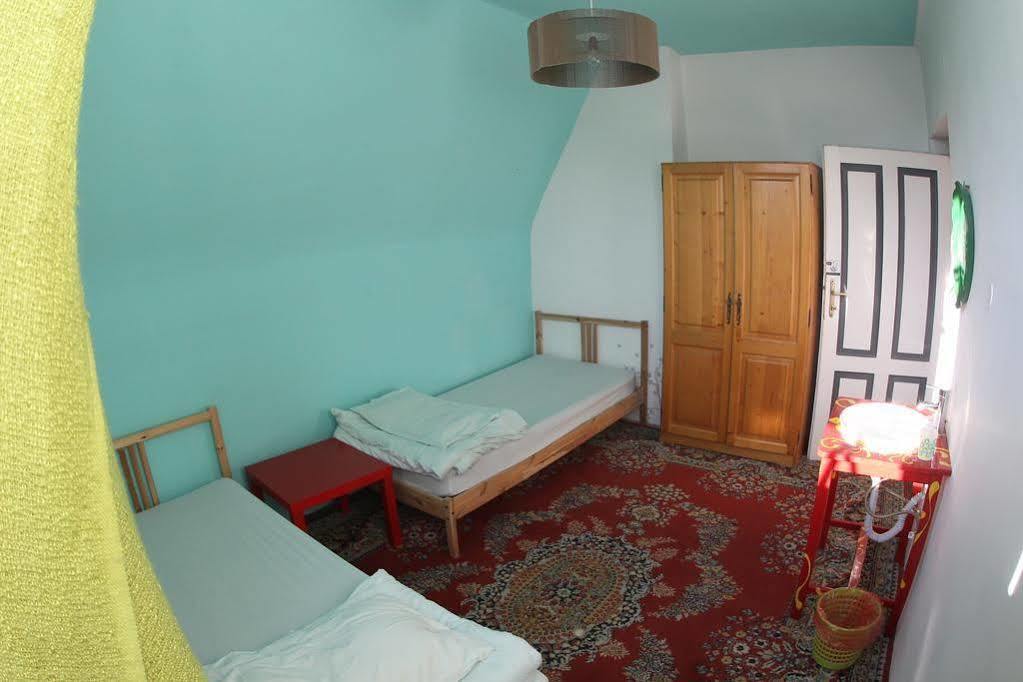 Hostel Costel Timişoara Extérieur photo